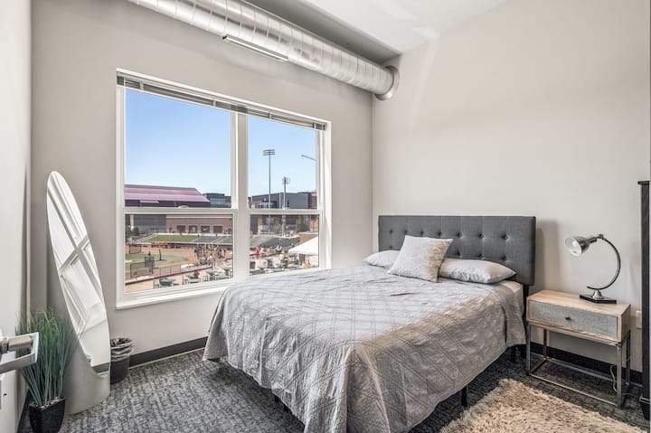 Esta es una cama tamaño queen.