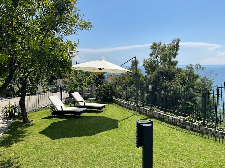 Villa Della Rondine - Sotto Il Sole, Sopra Il Mare - Varazze
