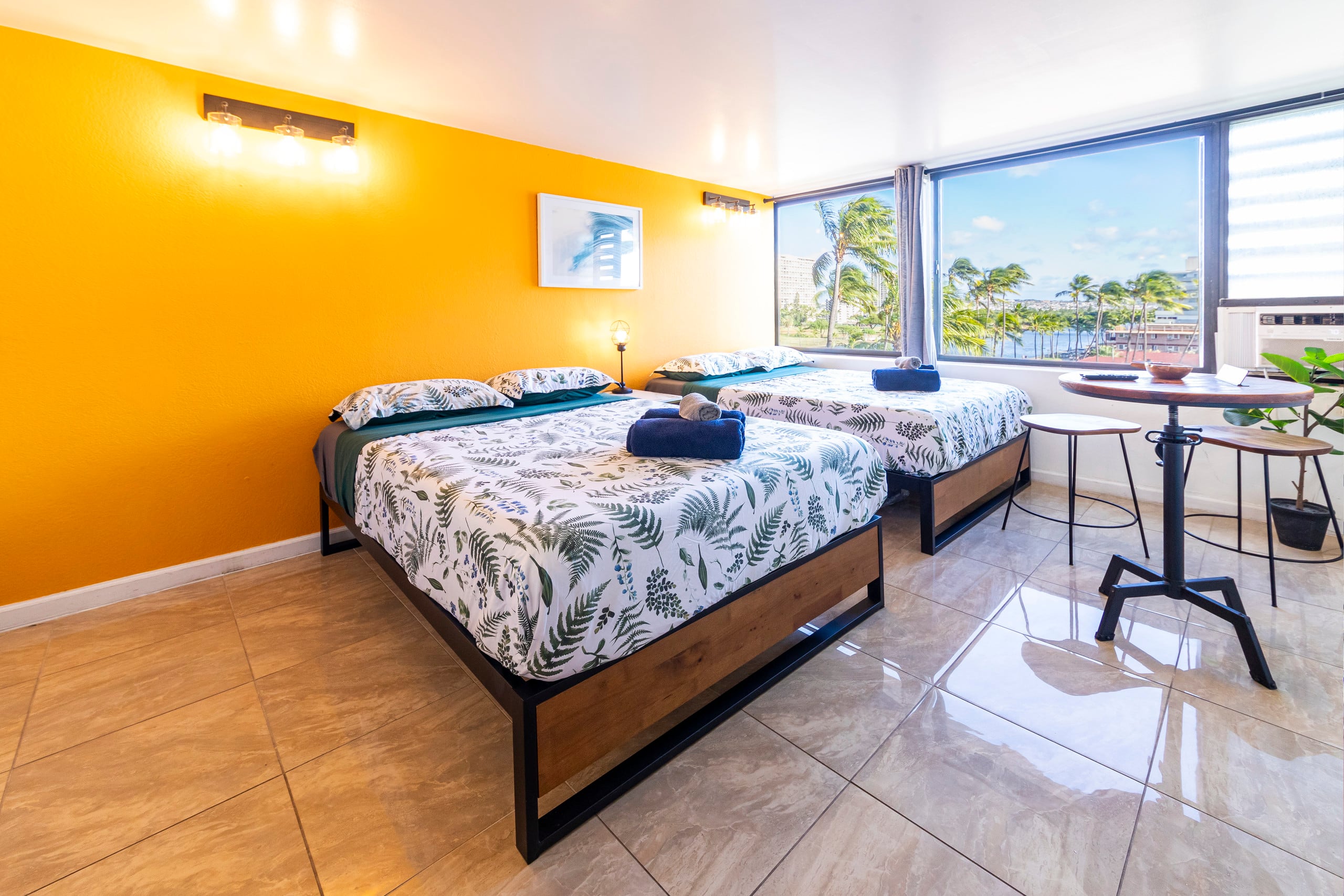 Condo in Honolulu · ★4.67 · Studio · 2 beds · 1 private bath - Image 7