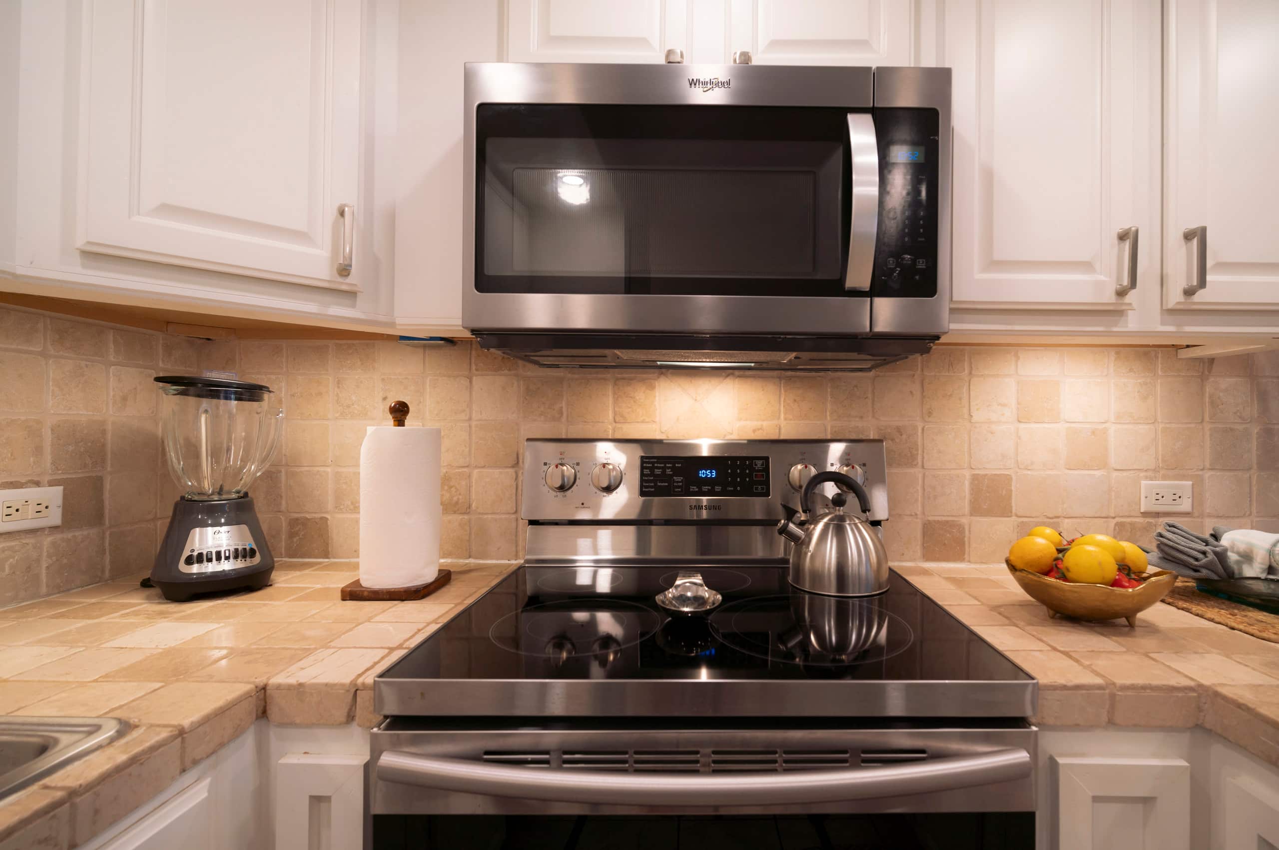 Condo in Kihei · ★4.81 · 1 bedroom · 2 beds · 2 private baths - Image 14