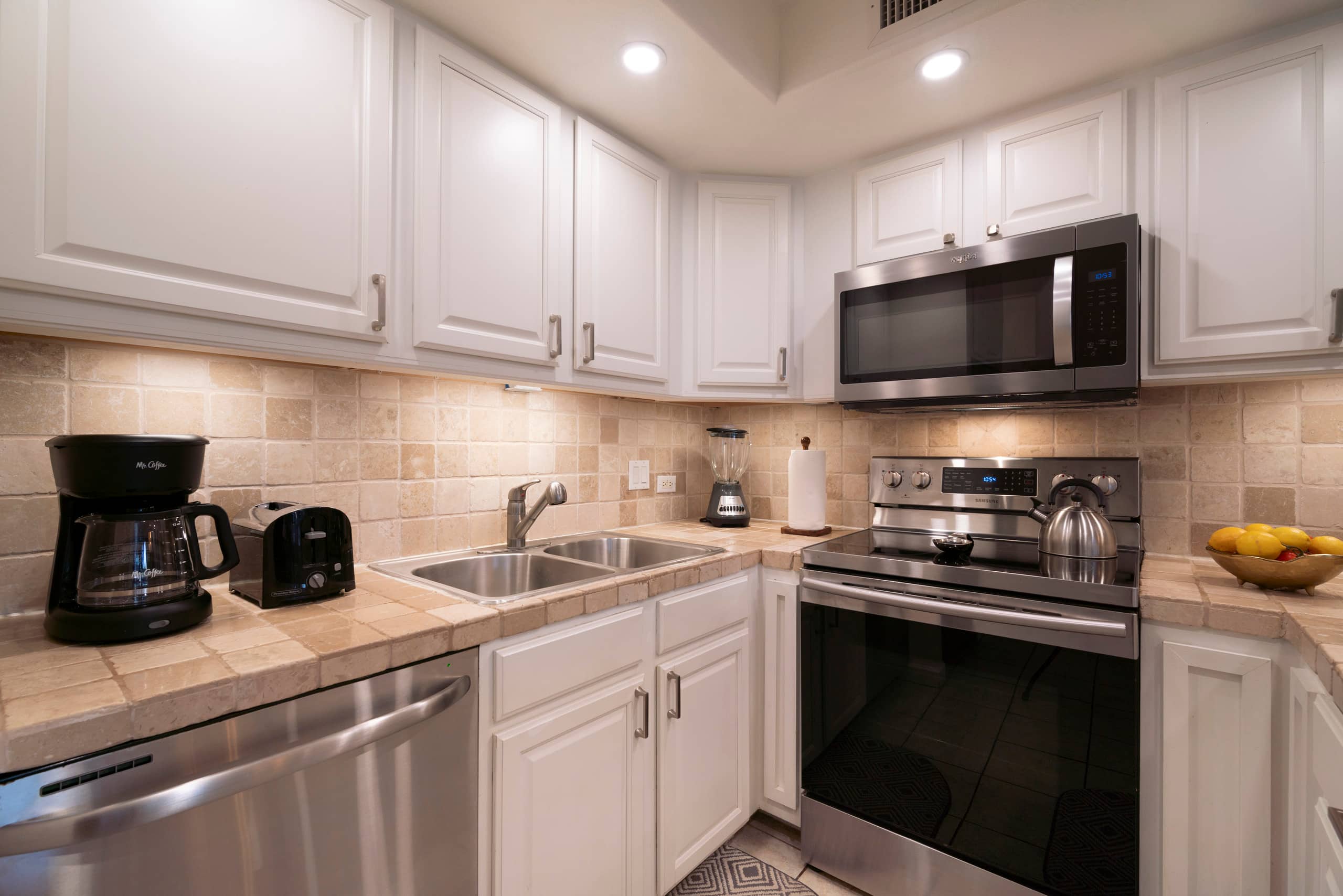 Condo in Kihei · ★4.81 · 1 bedroom · 2 beds · 2 private baths - Image 13