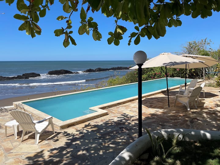 Oceanfront Villa: Pool, Rancho & Beach Access