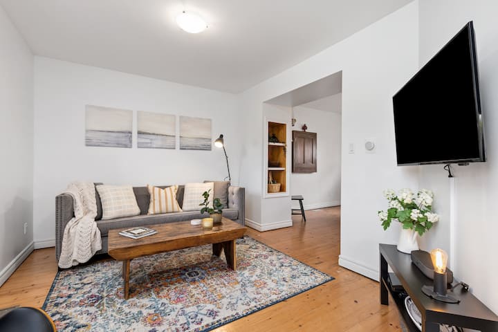 Quaint Farmhouse In The Heart Of The County! - Prince Edward