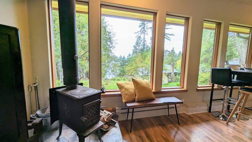 Quiet Waterfront Estate for Weddings & Groups gallery image 4