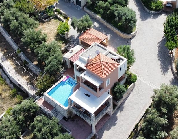 Villa with amazing sea view and private pool