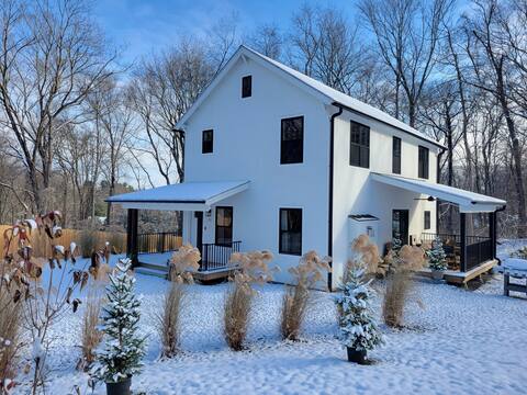 4-Bedroom Farmhouse *Comfort and Privacy*