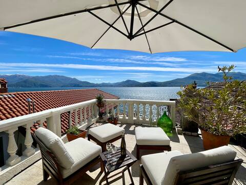 Lovenest: romantic apartment overlooking the lake
