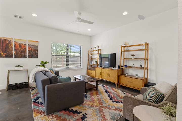 Modern Monthly Rental In Historic Denver Heights! - San Antonio, TX