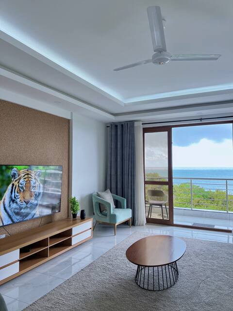 THE NEST, Oceanfront Apartment in Nyali