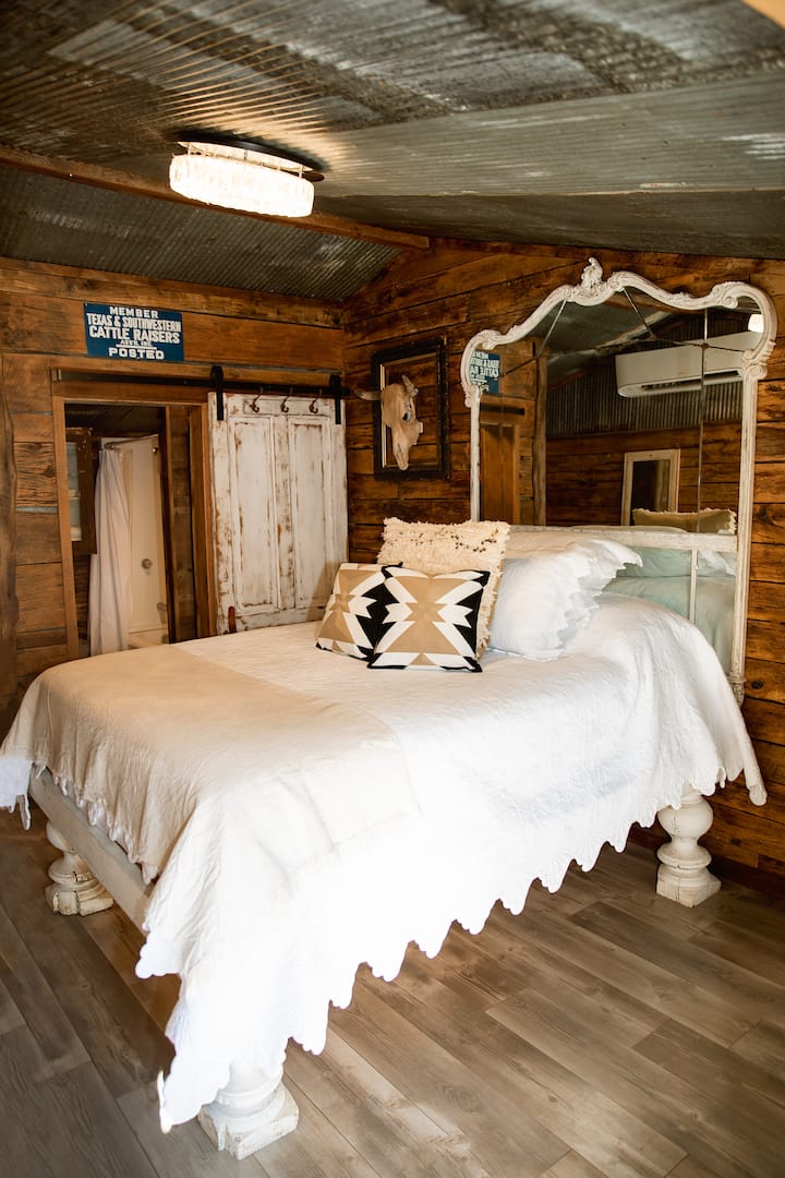 The Cowgirl Room At The 303 - Round Top, TX