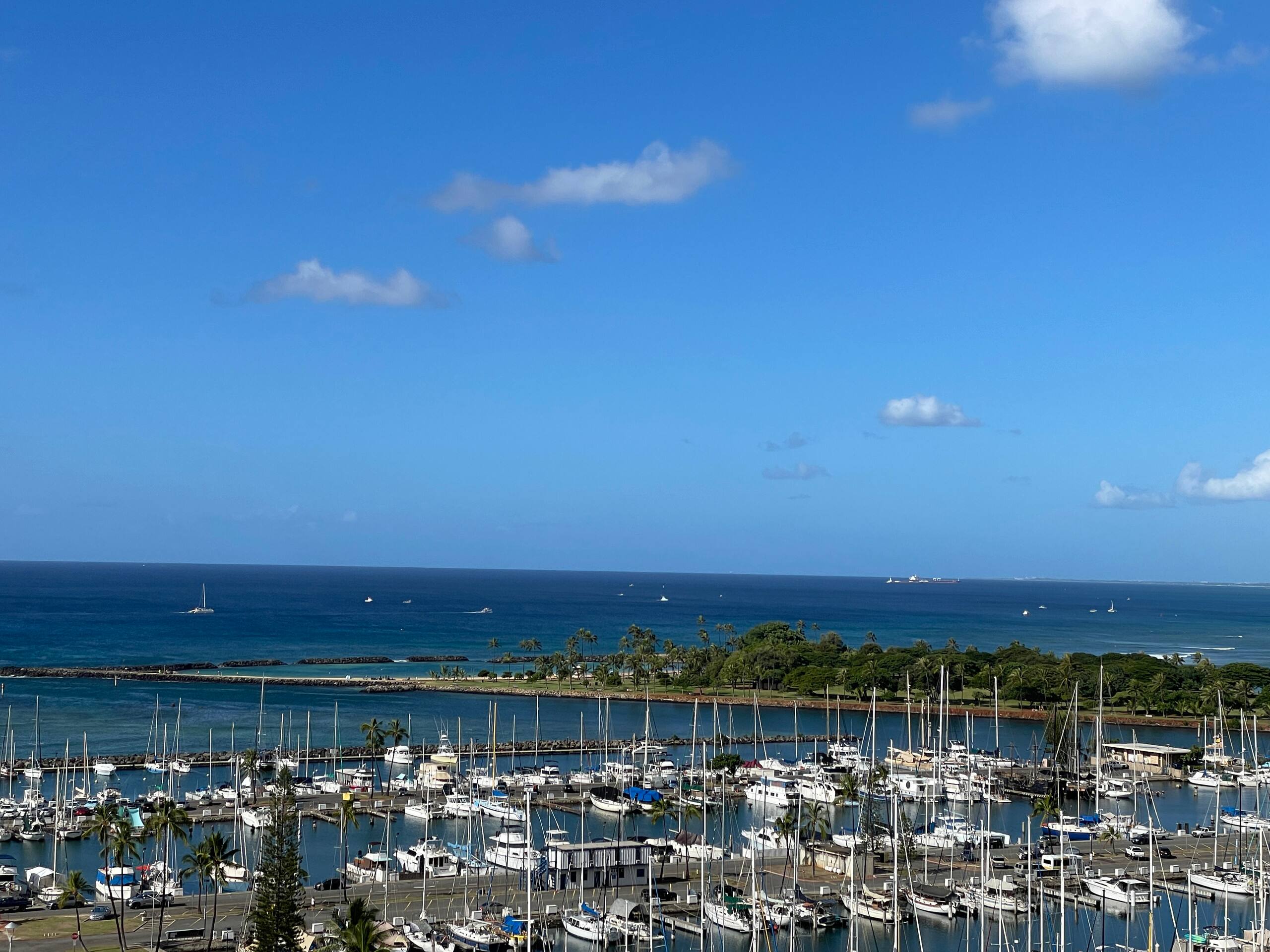 Condo in Honolulu · ★5.0 · Studio · 2 beds · 1 private bath - Image 21