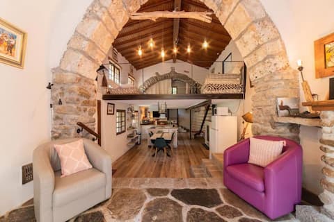 Atypical chapel, great comfort, Wi-Fi, enclosed garden