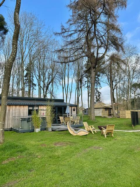 Riverside Cabins, Shrewsbury SY41HY - Snowy