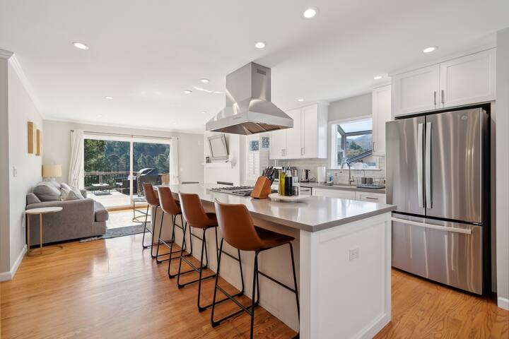 Serene Private Villa Pool Hot Tub & Sauna gallery image 5