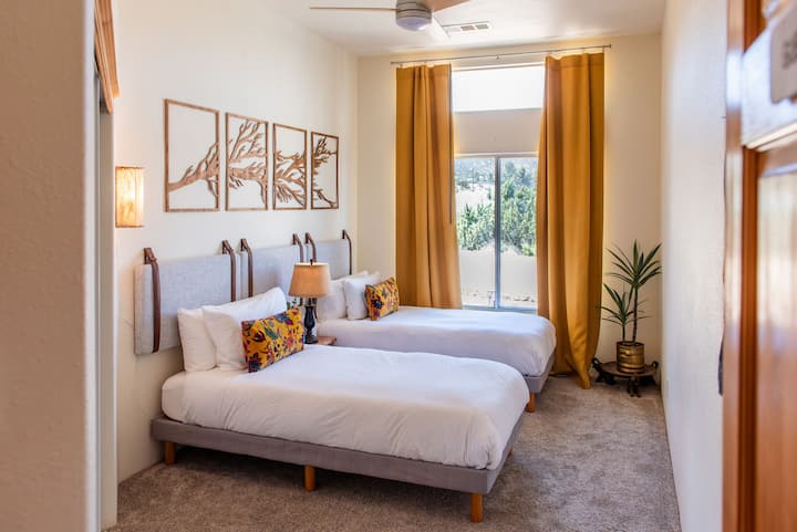 Bedroom #3 can be 2 twin beds (or 1 king) and features beautiful views, closet, and ceiling fan. 