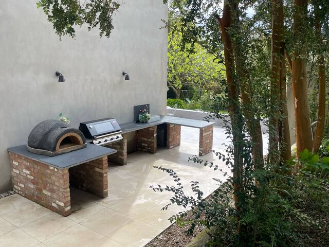 Killiney Beach Side Period House gallery image 5