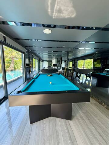 Mansion LA – Porto – heated pool gallery image 5