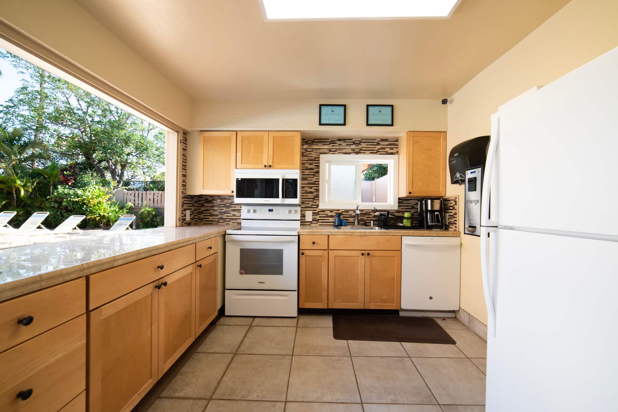 Condo in Lahaina · ★4.63 · 1 bedroom · 2 beds · 1 bath - Image 36
