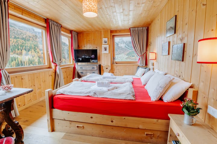 Romantic Studio, Best View & Ski In/out - Alta Badia