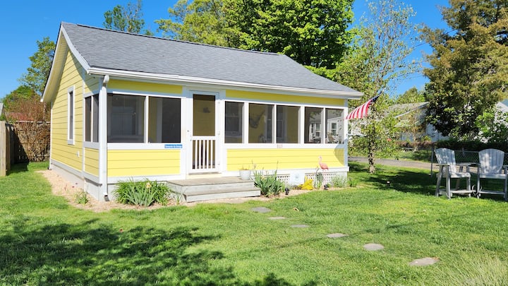 Sunnyside Up - Dog Friendly Waterfront Cottage - Colonial Beach, VA