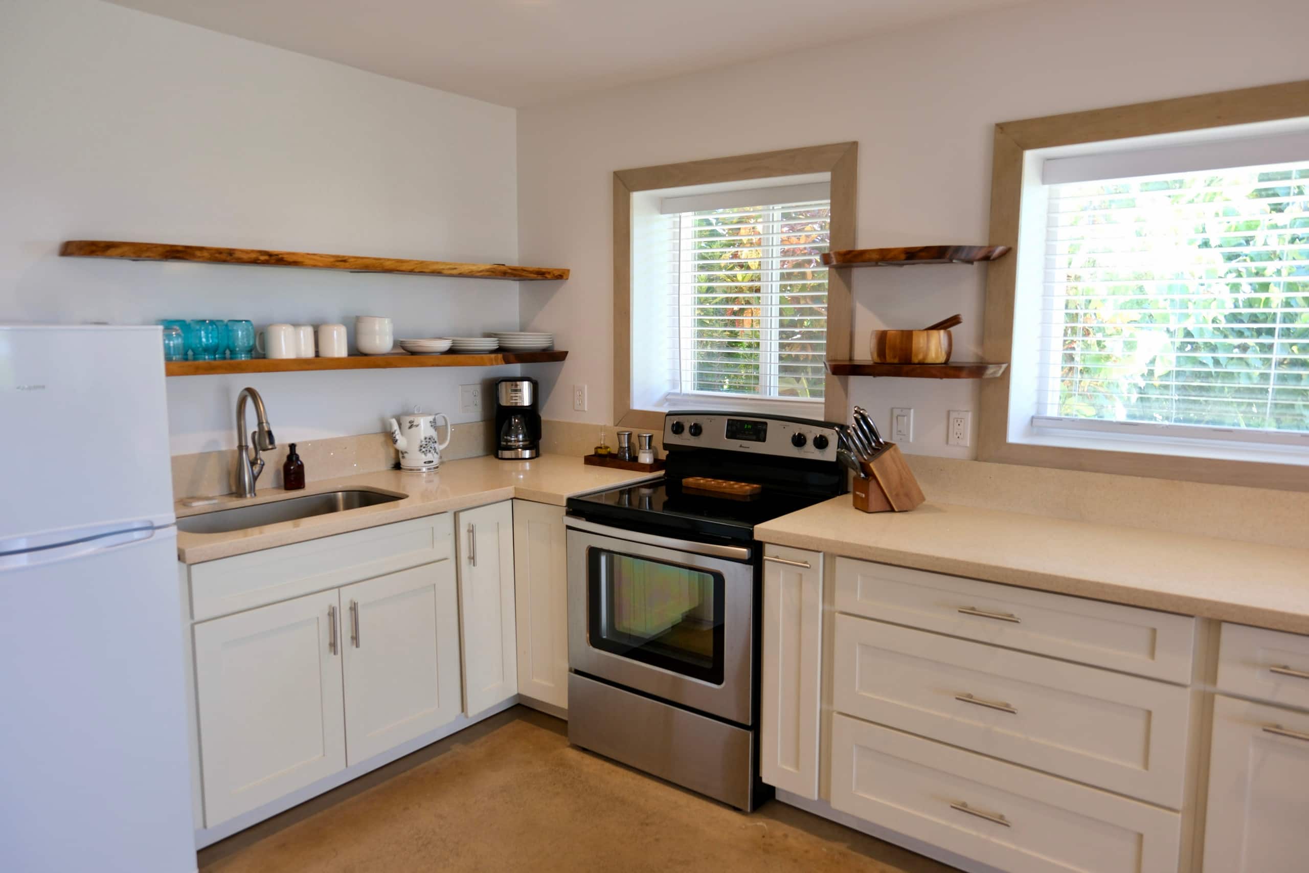 Oceanfront Studio - 100 Foot Wave Getaways - Photo 12