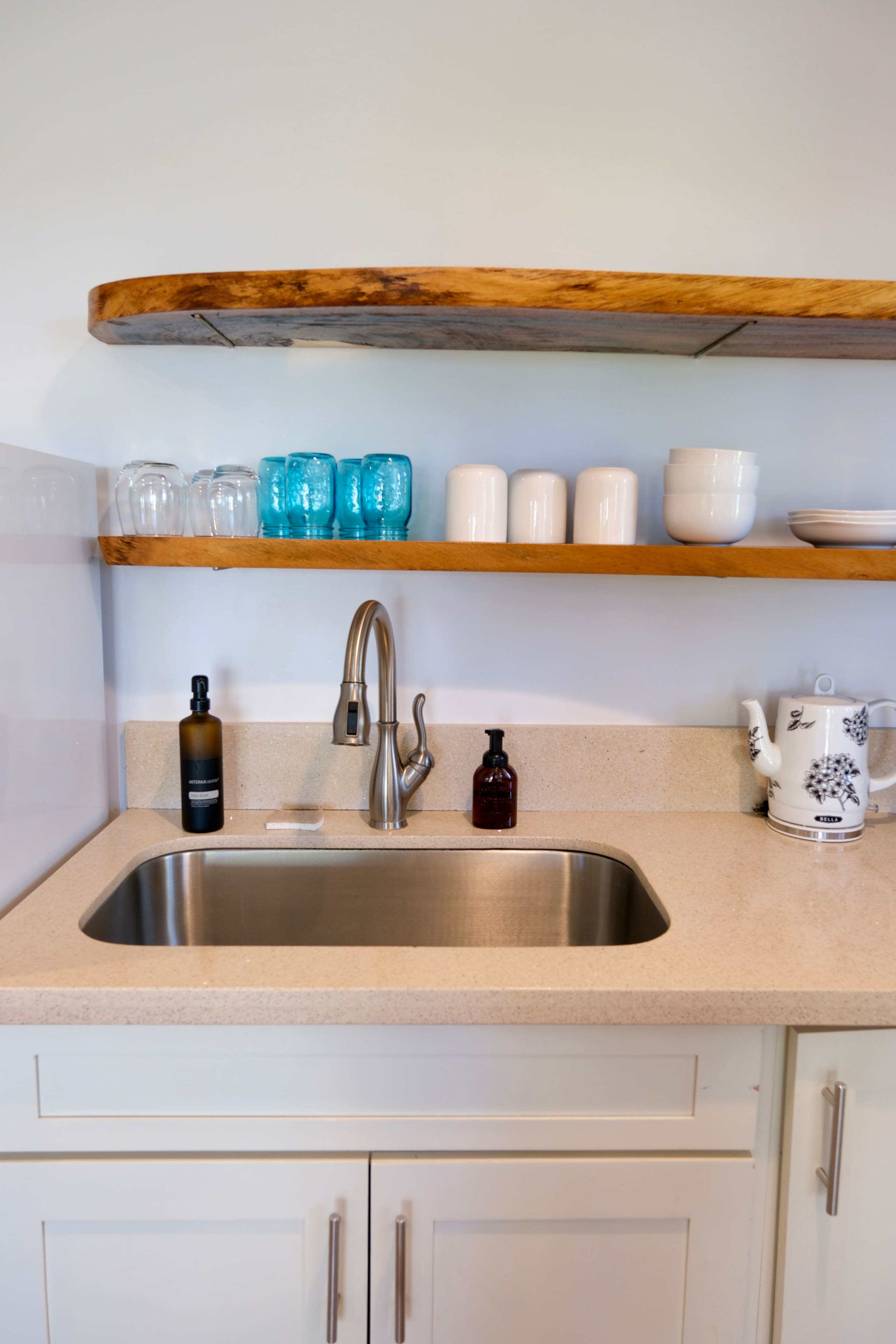 Oceanfront Studio - 100 Foot Wave Getaways - Photo 14