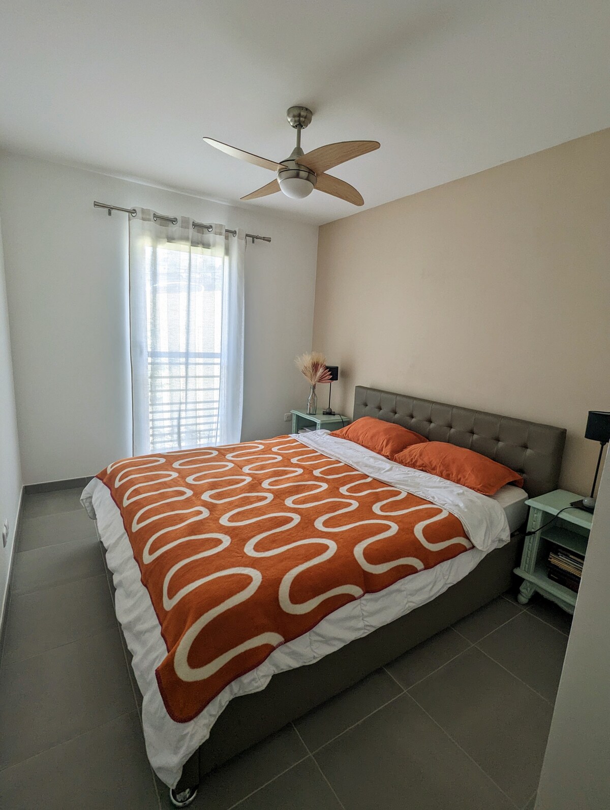 غرفة النوم 2