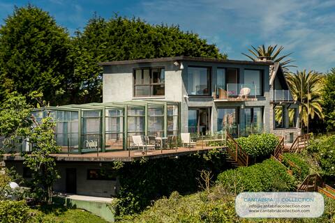 Cantabria Collection: Stunning villa