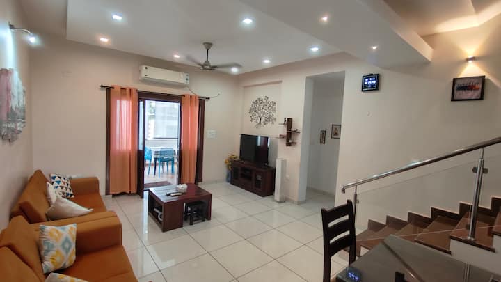 Living room 1 image 11