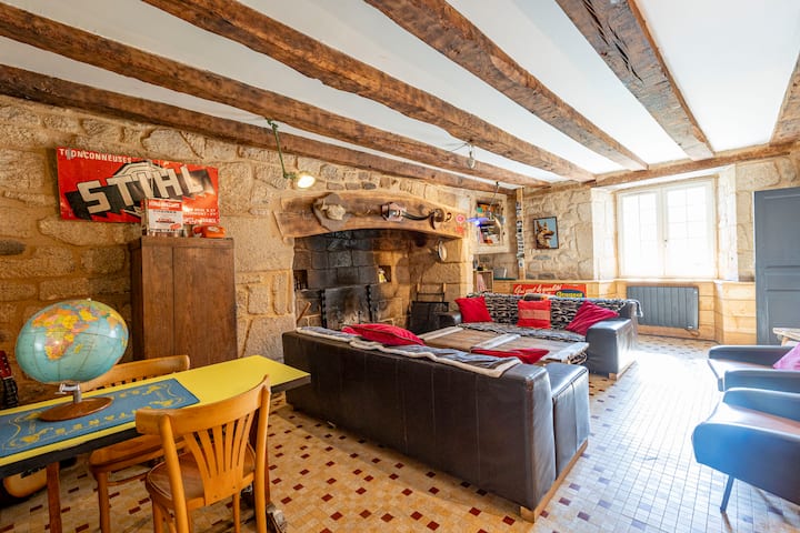 Presbystère Rénové Pour 14 P En Corrèze - Limousin