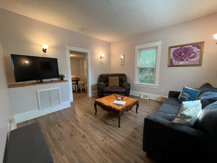 Cozy Roanoke Stay Near Greenway At The Biking Dog - Mill Mountain Zoo, Roanoke