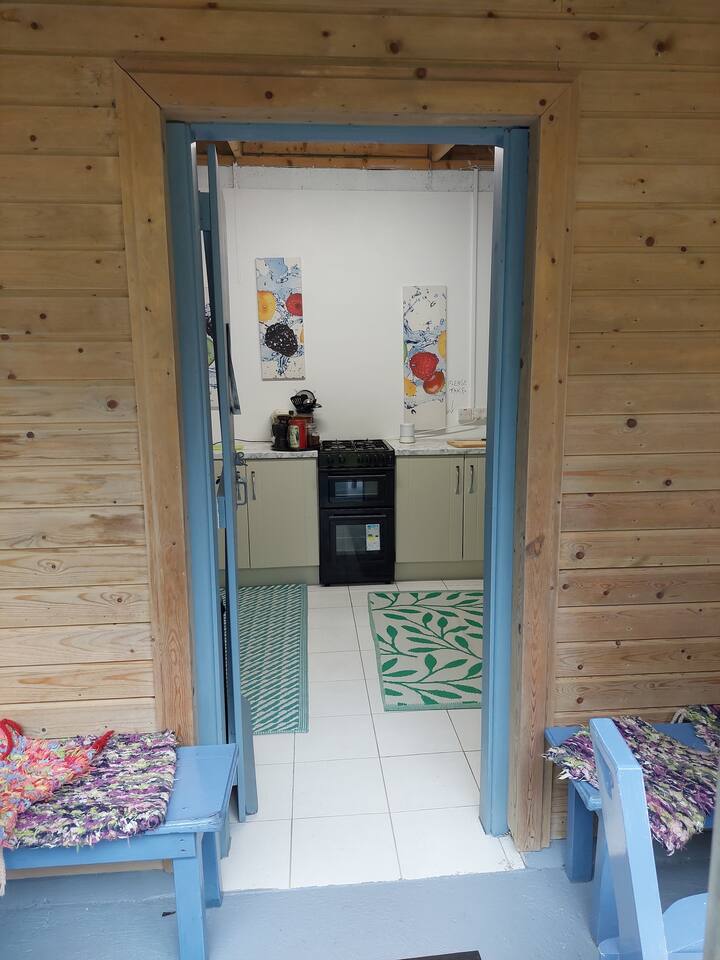 Yurt 3 - Granville House Glamping Ballyferriter - Dingle