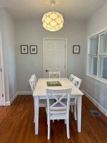 Walk to ocean beach, Cliff Walk and surf town! gallery image 5