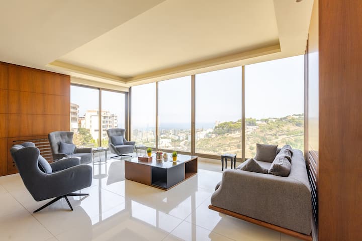 Beautiful 3-bedroom Apartment With Marina View - 레바논