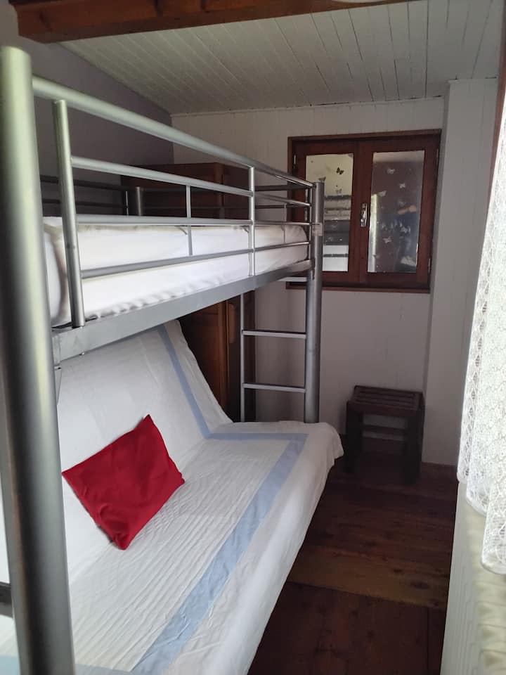 საძინებელი 1