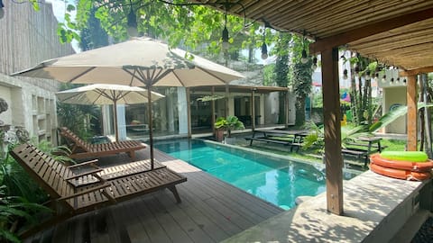 Pool Villa with Private Garden, Hanoi Center, 5 BR