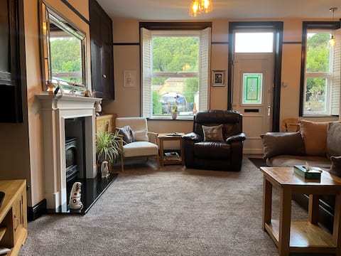 Successful Airbnb property: Cosy Home w Pod, Free Parking, Canal, Nr Hebden in Hebden Royd