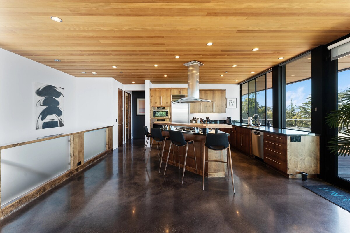 Deerfield Residence — view 3