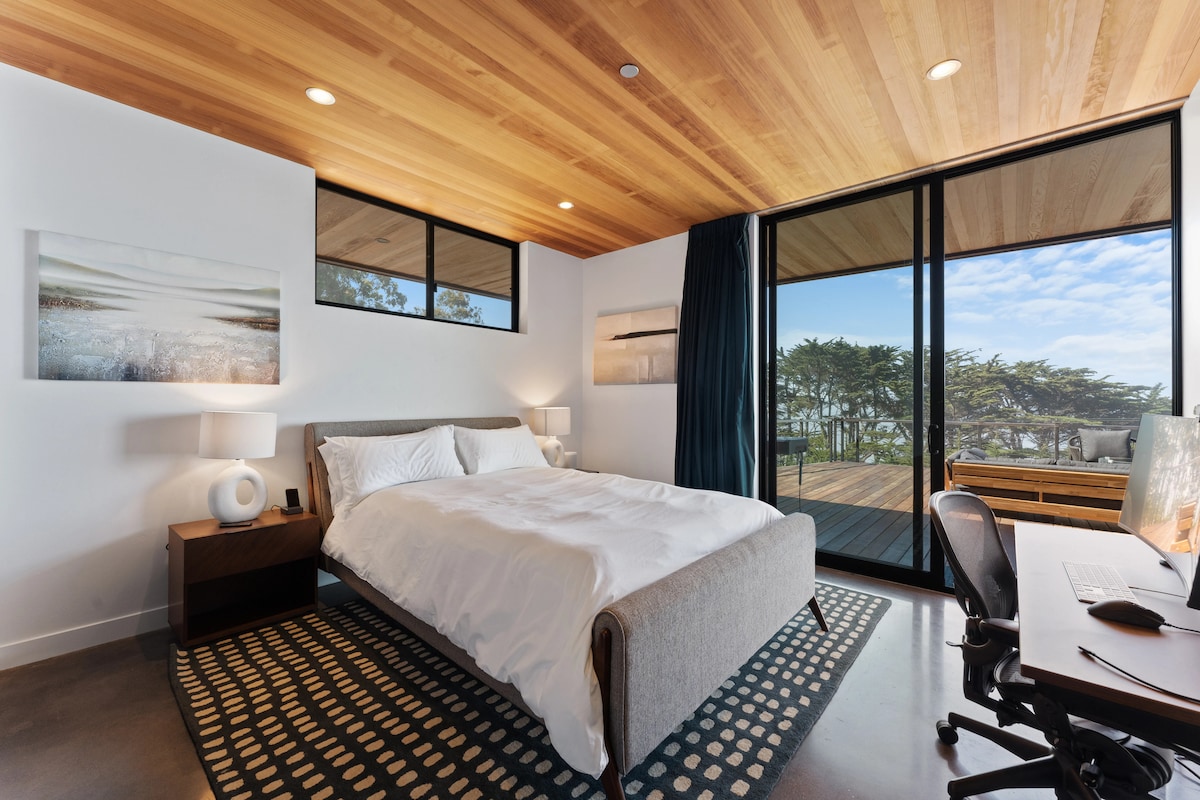Deerfield Residence — view 5