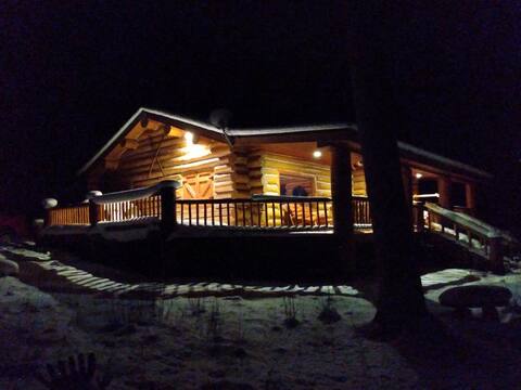 Beautiful Mountain Log Cabin - Pets allowed
