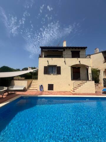 Villa con 4 dormitorios y piscina privada