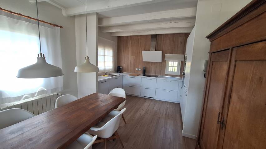 Villa con 4 dormitorios y piscina privada gallery image 4