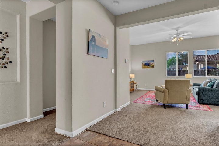 Liberty House -  9 Beds, Sleeps 12 - Hanford, CA