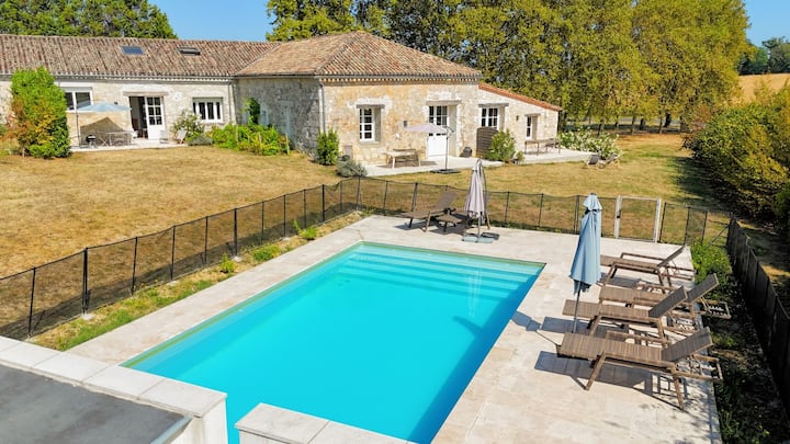 Anciennes Ecuries  17e, 16 P., 8 Chambres, Piscine - Lauzun