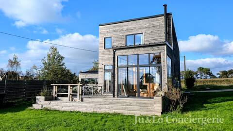 Bright House & Bio-Climatic Oust Valley