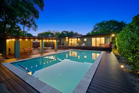 Beautiful home with 9ft deep heated saltwater pool