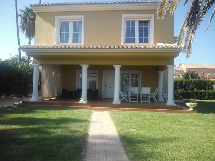 Villa Con Jardín En La Playa De Dénia - Dénia