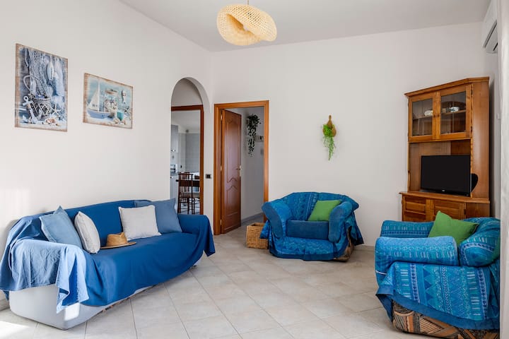 Vanni Terrace Historic Center Apt W/ Rooftop View - Cefalù
