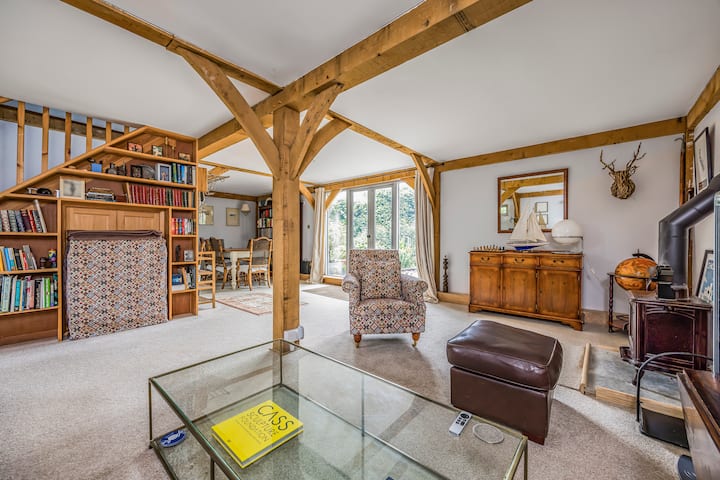 Elegant Oak Barn Near Goodwood | Dog Friendly - Bosham