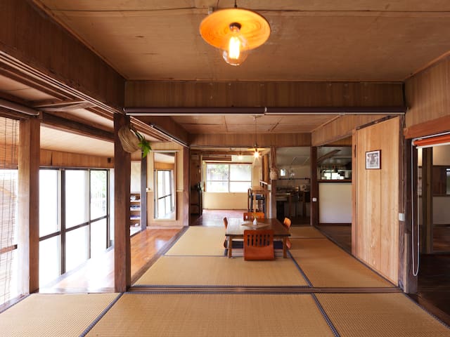 Entire home with 1 bedrooms in Okinawa - 赤瓦の宿おくや/yonaguni/okinawa/与那国島古民家赤瓦一棟貸し宿